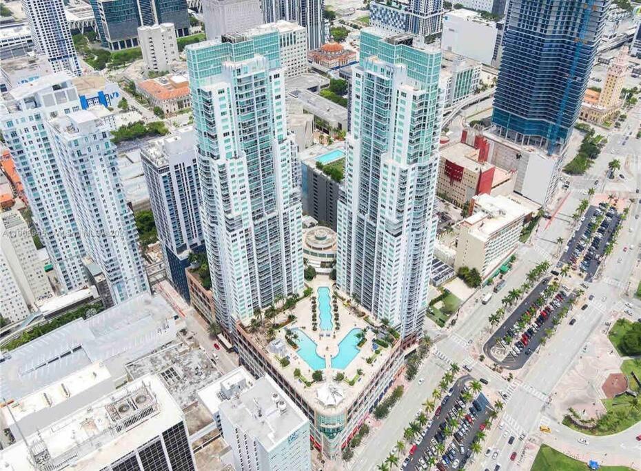 Resort And Luxurious Living In Downtown Miami Exteriör bild