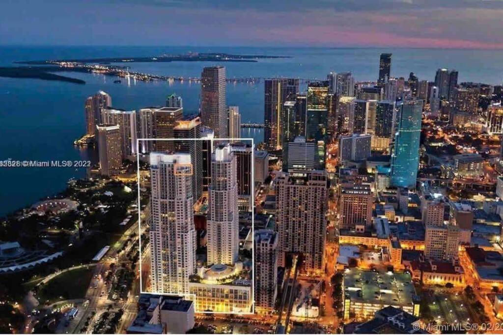 Resort And Luxurious Living In Downtown Miami Exteriör bild